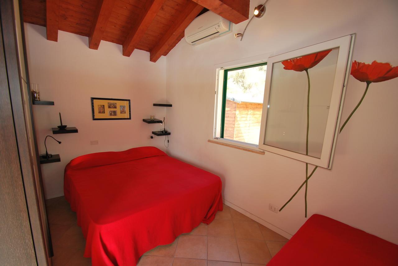 Villetta Ciclamino Casa Alzi Luaran gambar