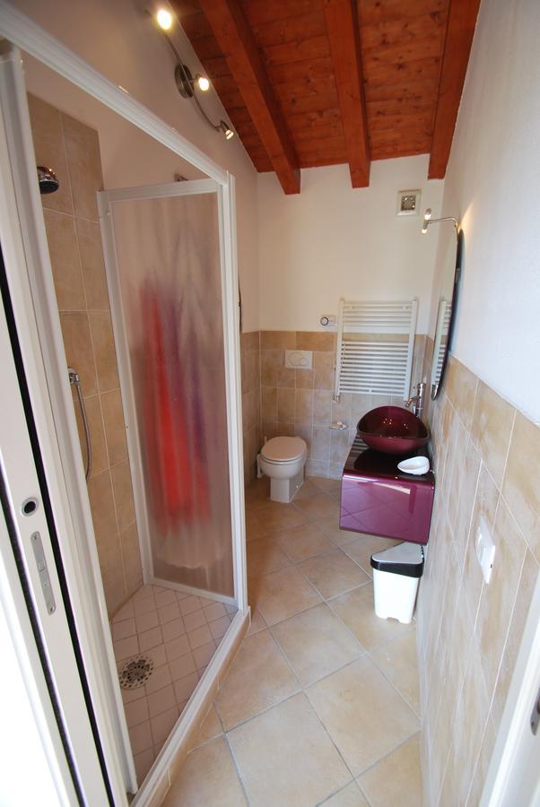 Villetta Ciclamino Casa Alzi Luaran gambar